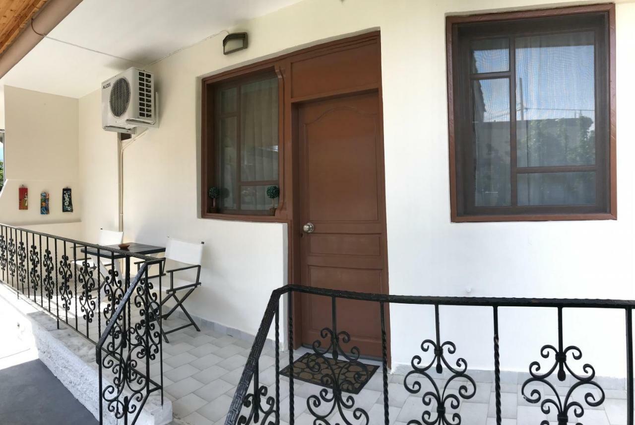 Stefanie'S Rooms Asprovalta Exterior photo